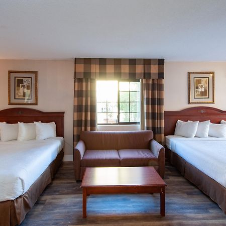 Studio City Court Yard Hotel Room photo