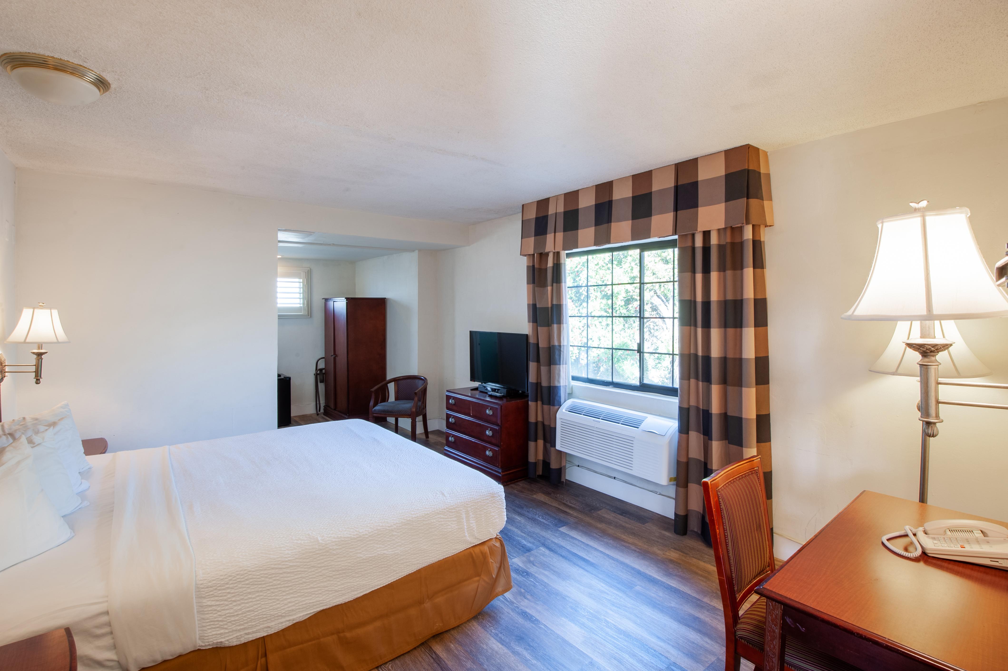 Studio City Court Yard Hotel Room photo