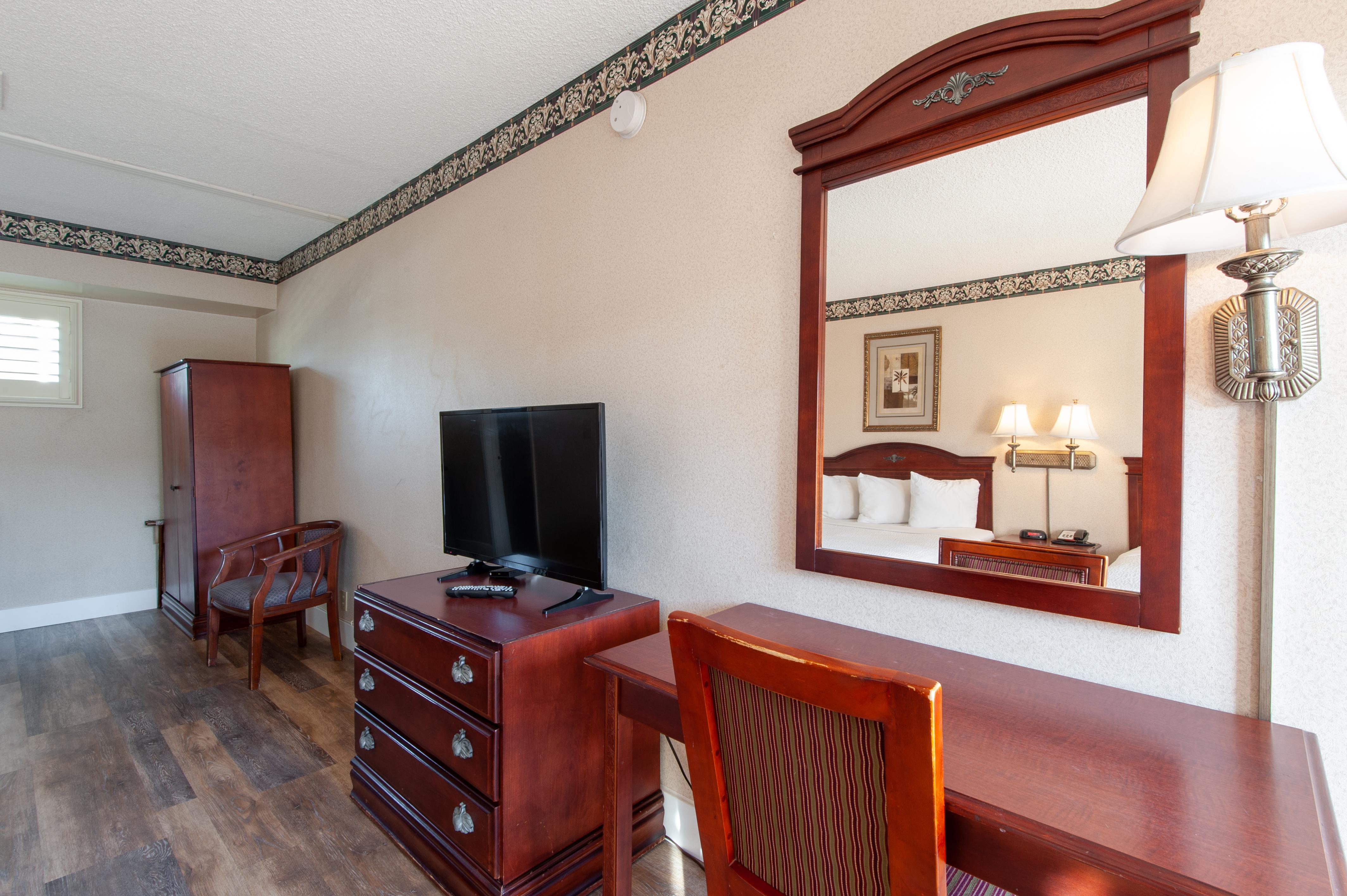 Studio City Court Yard Hotel Room photo