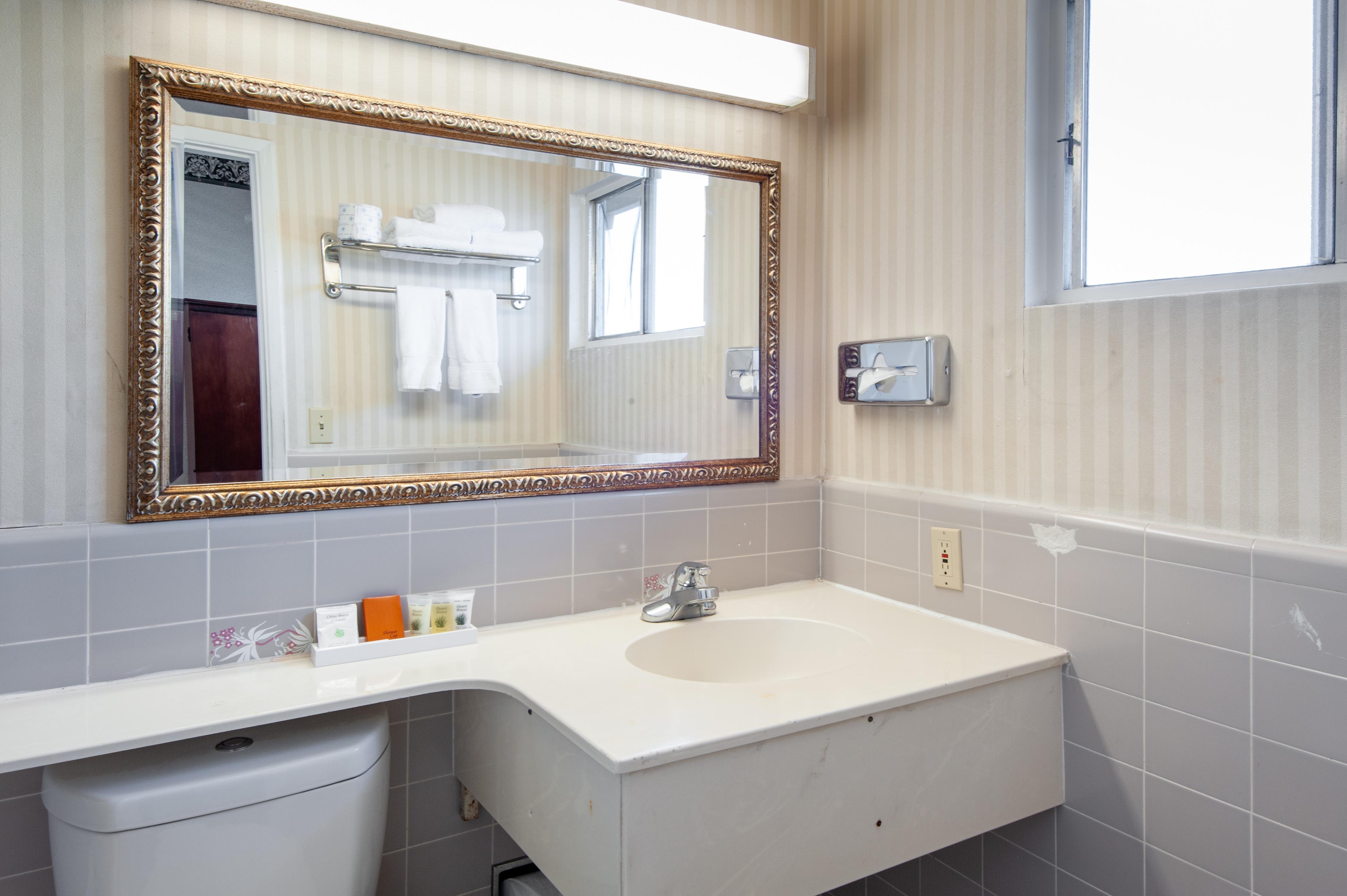 Studio City Court Yard Hotel Room photo