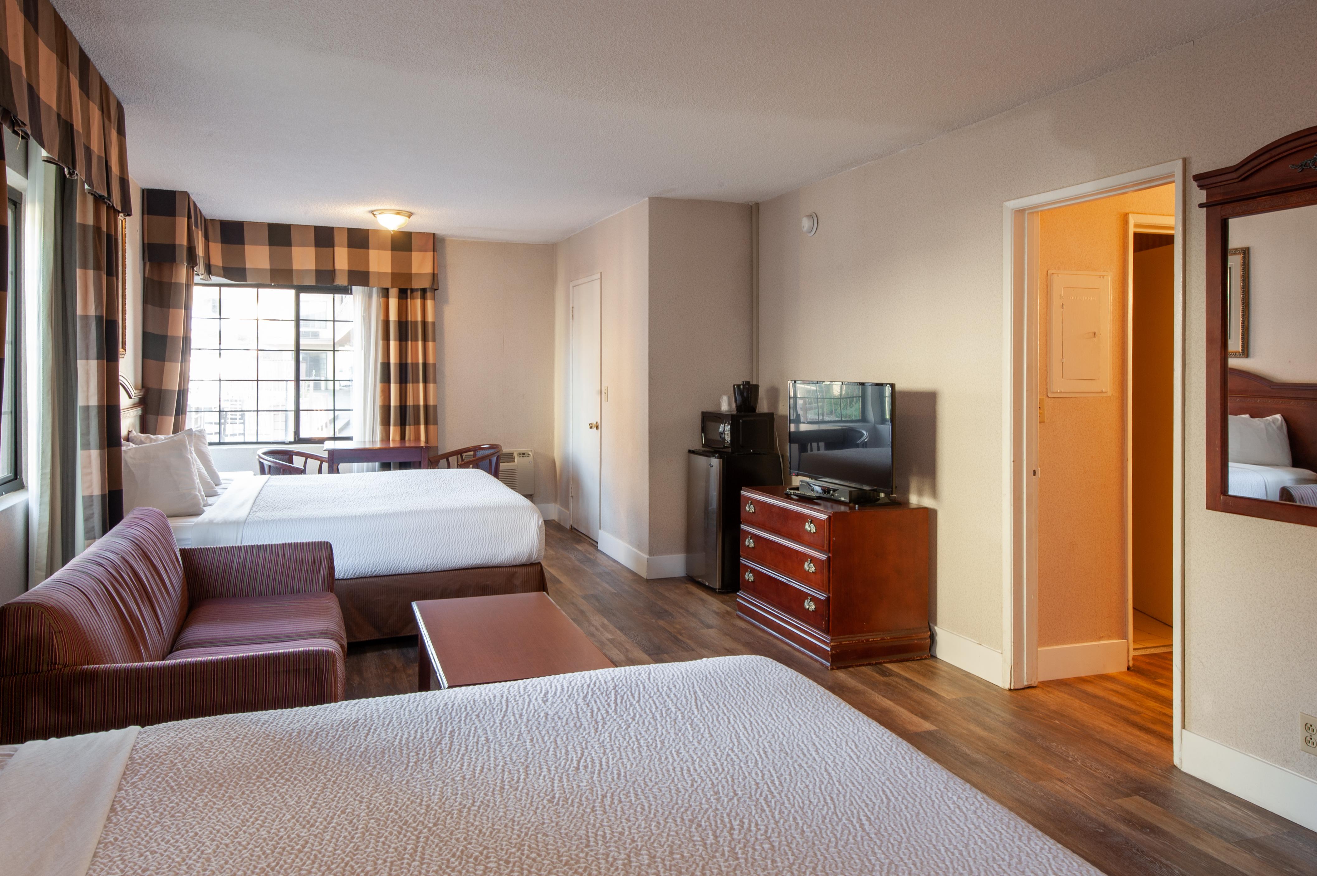 Studio City Court Yard Hotel Room photo